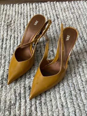 Zara Patent Pointed Slingback Heels in Mustard